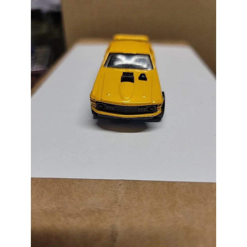 1997 Hot Wheels Yellow Ford‎ Mustang Mach 1 loose